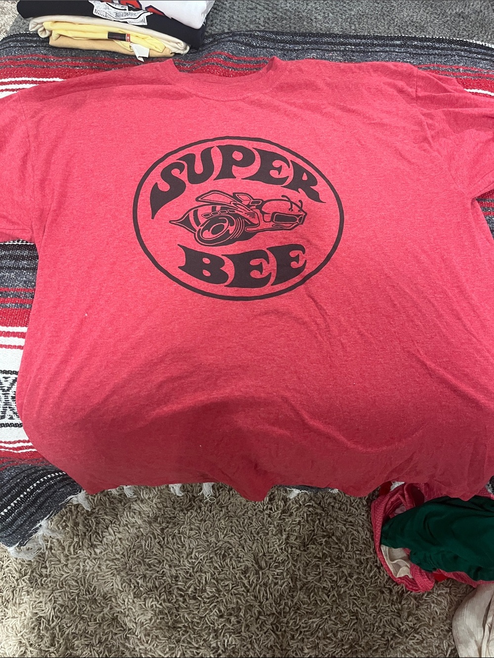 Super Bee Graphic Kids T‑Shirt in Red